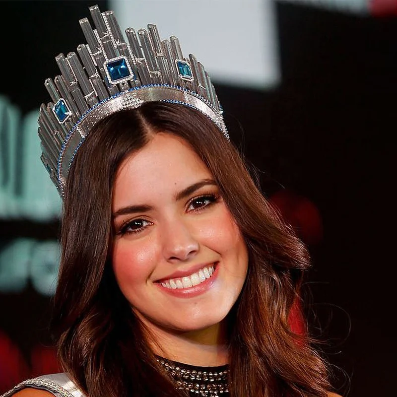 Бижутерия для волос с прозрачными кристаллами