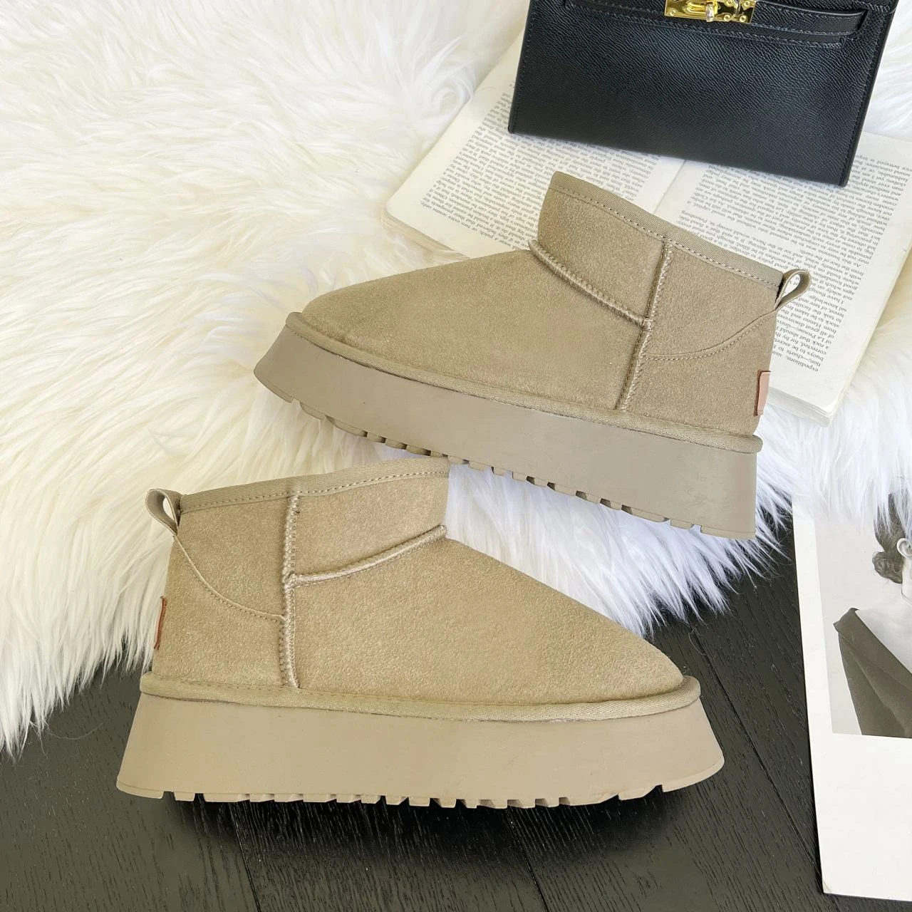 Custom Logo Anti-slip Warm Fur Plush Fluffy Genuine Leather Upper Sheepskin Ankle Wool Women Snow Boots Women Winter Boots Shoes