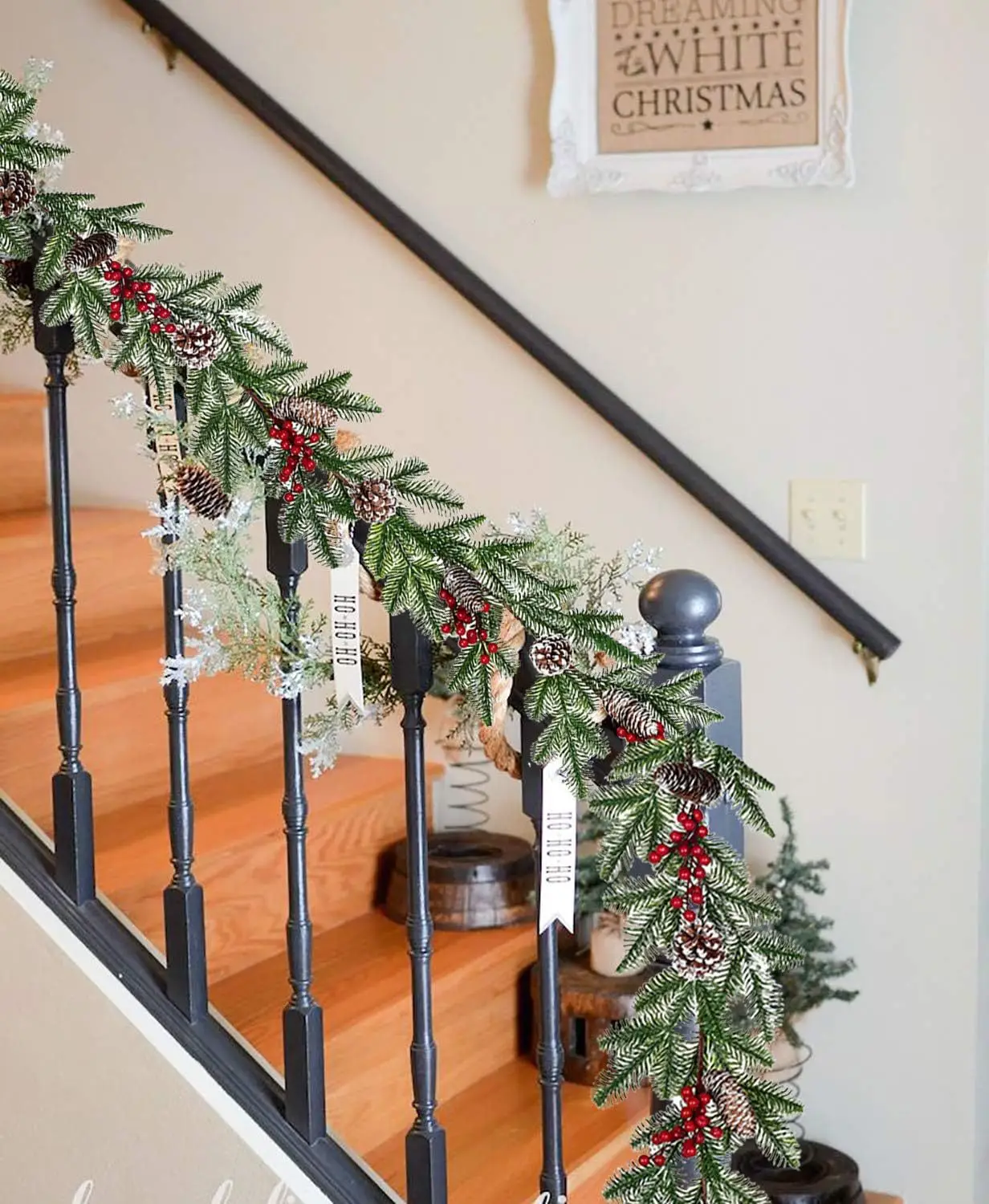 Wholesale Christmas Home Shopping Mall Party Decoration Red Berry Simulation Green Plant Vine Christmas Garland with Lights