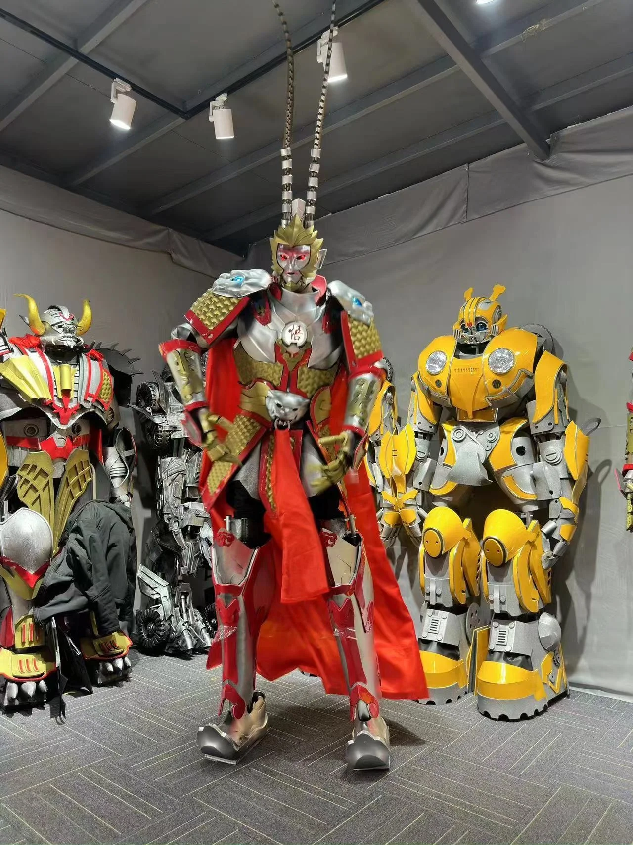 Adult king  of Monkey LED Large Props Armor Character Robot Costume Wearable Robot Mascot Cosplay Costume for Amusement Park
