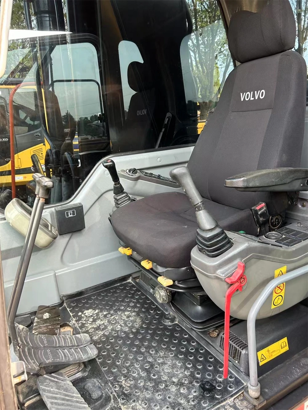 Good quality Construction machinery VOLVO EC300DL excavator with cheap price