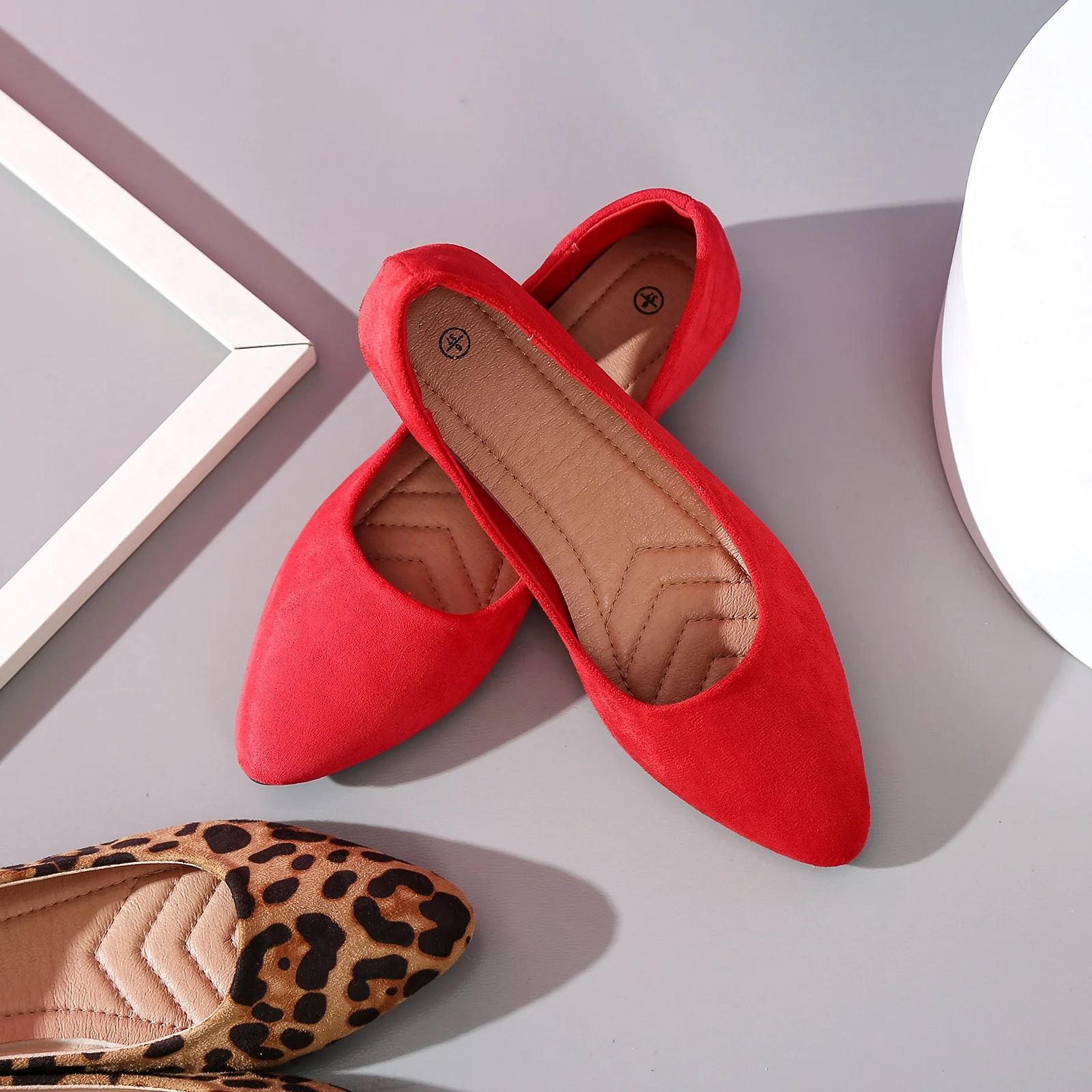 Custom Summer New Arrival Pu Leather Solid Color Pointed Dress Flat Shoes Women Flat Sandals