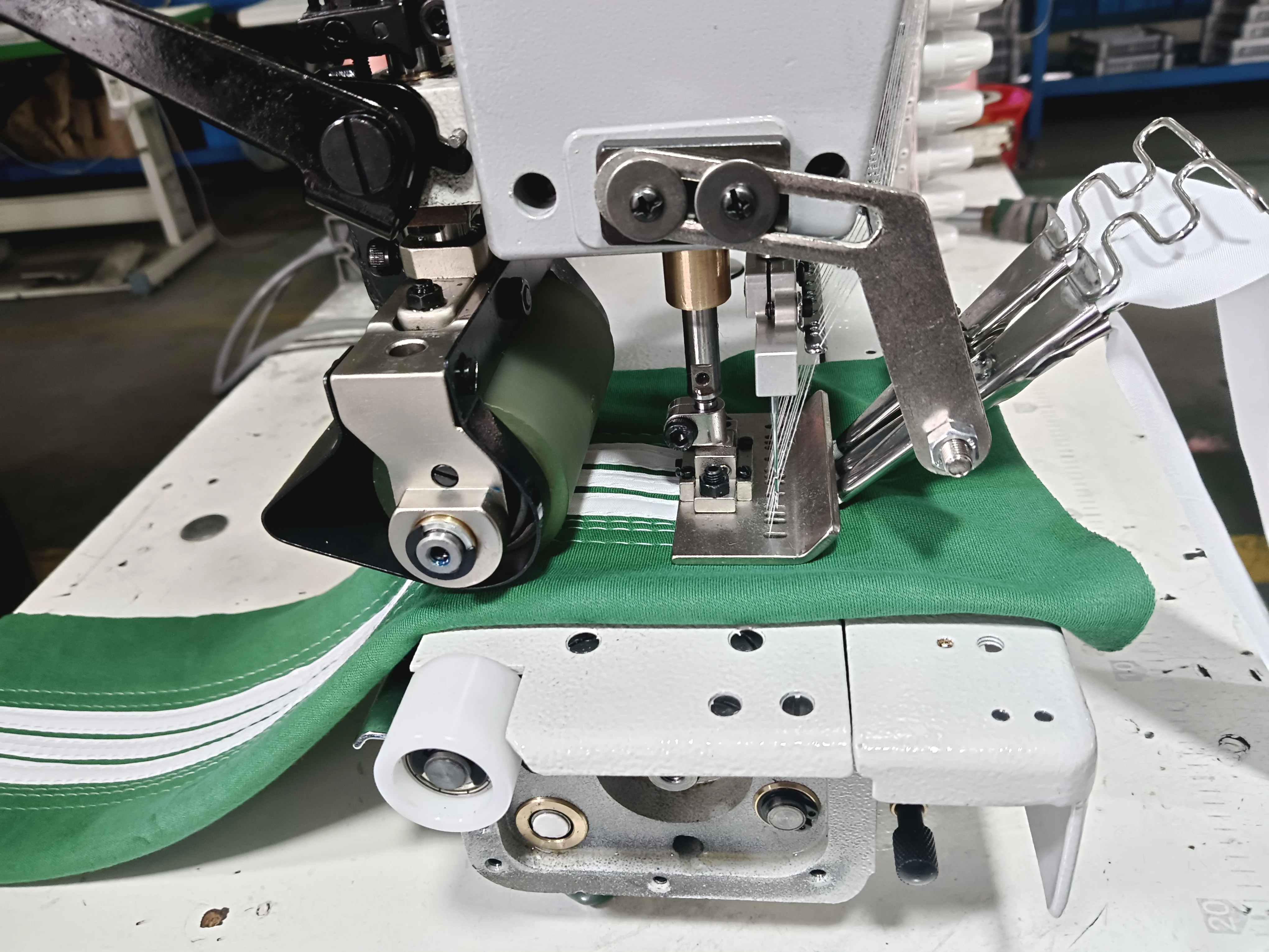 Лидер продаж 13-игольная многоигольная швейная машина серии ST 008 автоматическое устройство для крепления ленты одежды новый двигатель в комплекте