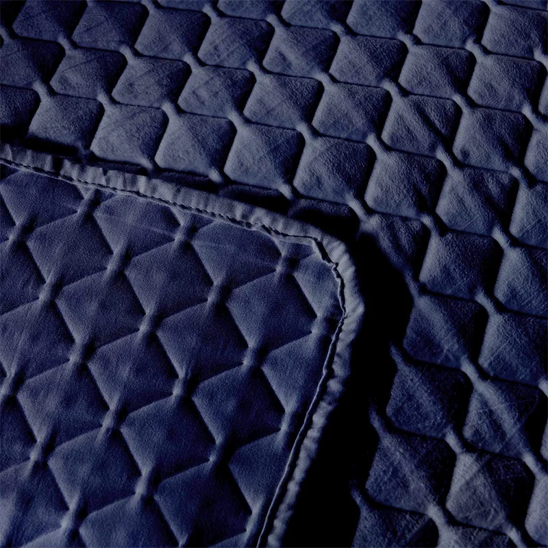 Suede Soft Touch Wholesales Made In China  Queen King Size Solid Color Luxury Velvet Ultrasonic 3pcs Quilt Set