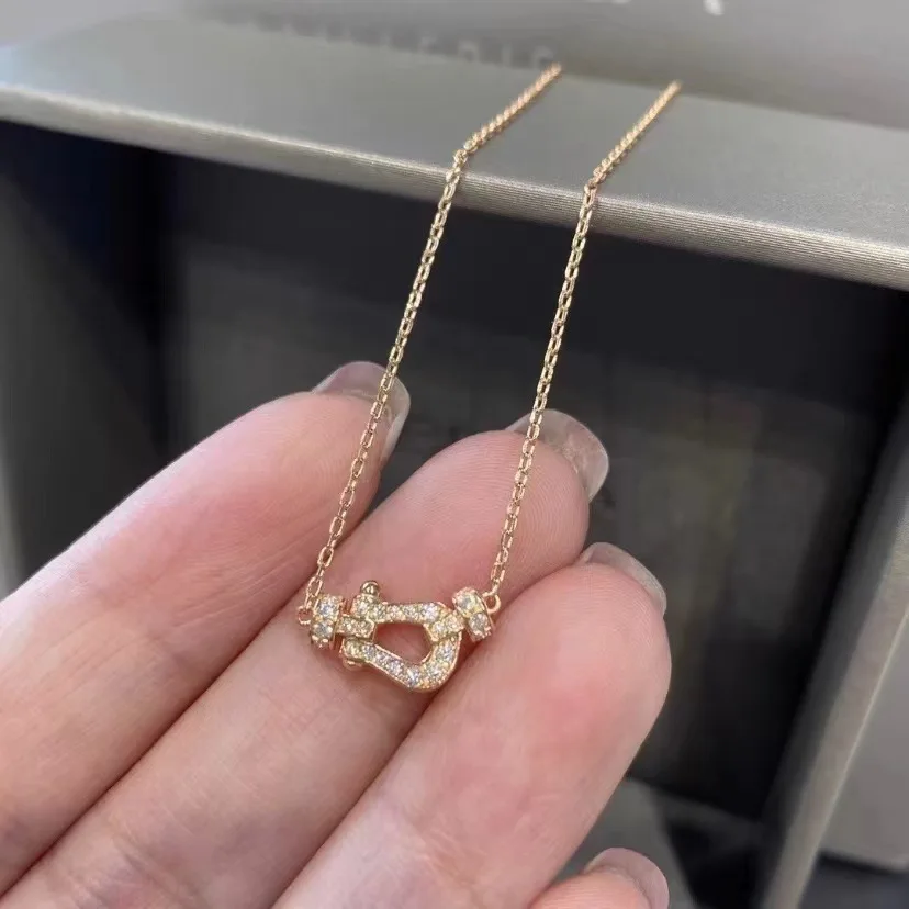 European and American popular horseshoe buckle necklace high-end micro-inlaid niche light luxury clavicle chain