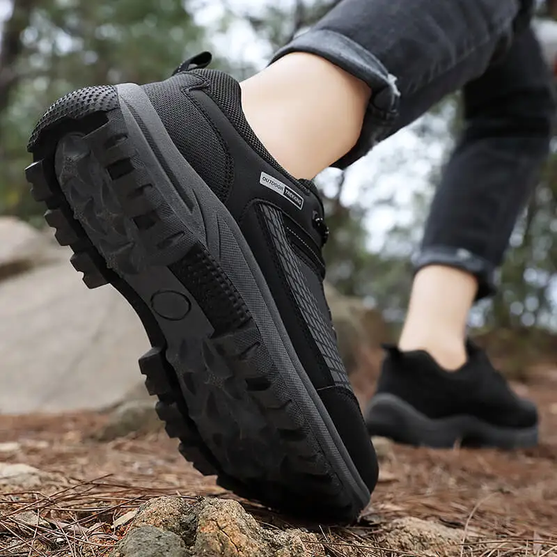 Hot Sale Leather Anti Slip Outdoor Mountain Desert Ankle Climbing Shoes Big Size Hiking Boots Men Hiking Shoes