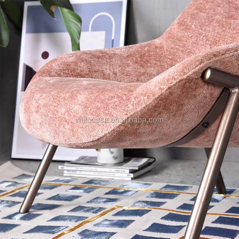 
Italy New Design Living Room Pink Velvet Lounge Chair Lovely Home Fabric Recliner Chair Modern Quality Accent Chair 