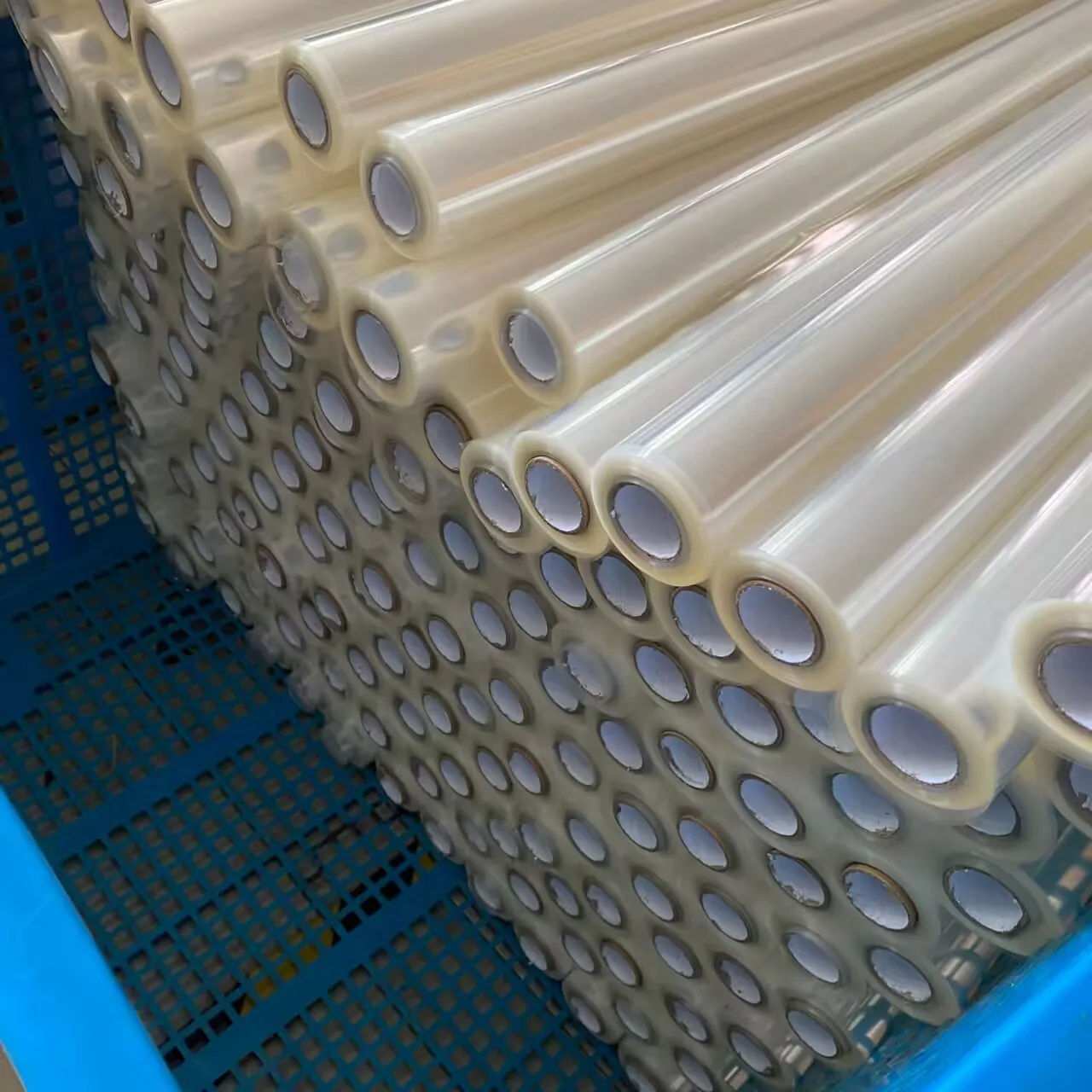 Free Sample Clear Lldpe Plastic Cast White Stretch Film Roll Clean Transparent Self Adhesive PE Wrapping Film