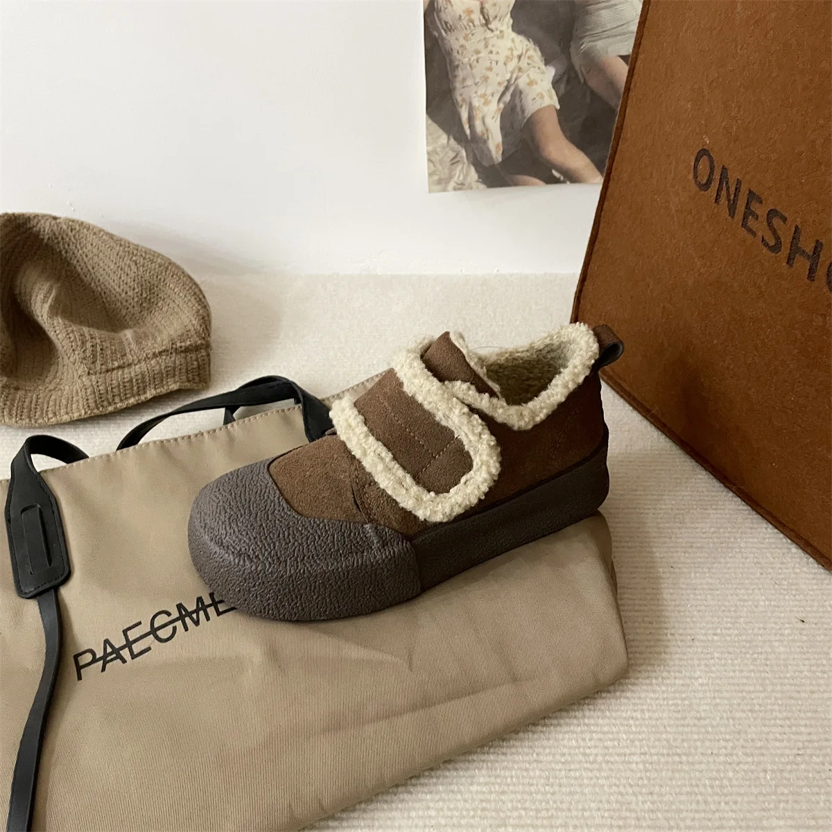 Wholesale Winter Fashion Board Shoes Magic Tape Thick Bottom  Warm Plush Casual  Cotton Shoes For The Men 2024