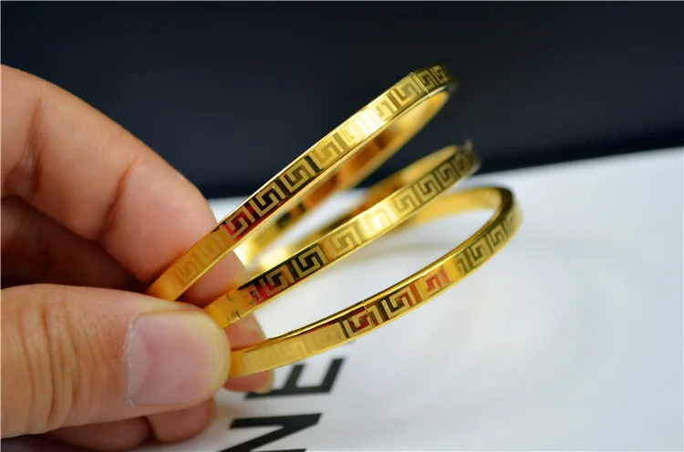 Guangzhou Jewelry 24 Carat Arab Gold Plated Bangle, Wholesale Dubai Simple Design Gold Bracelet Bangle for Women