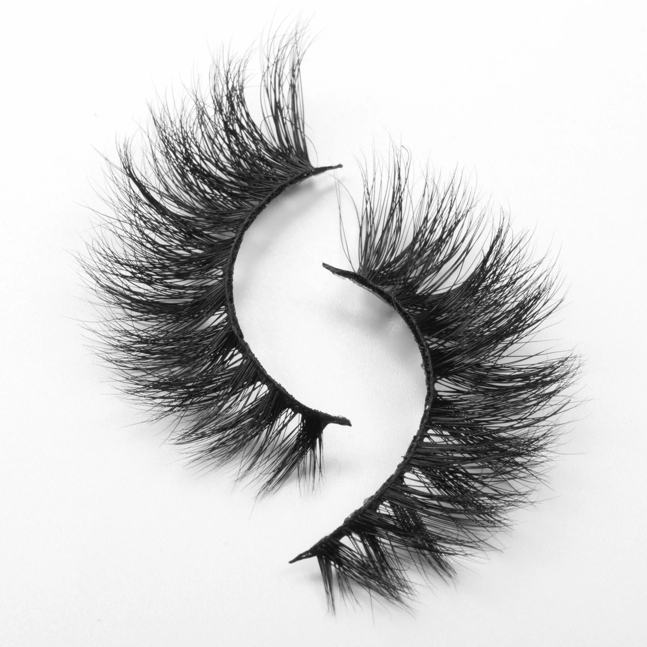 Natural Strip Real 3D Mink Eyelashes Banana Lashes 3D Fanscustom Lashes Packaging Bottom Mink Lashes Long Mink Eyelash