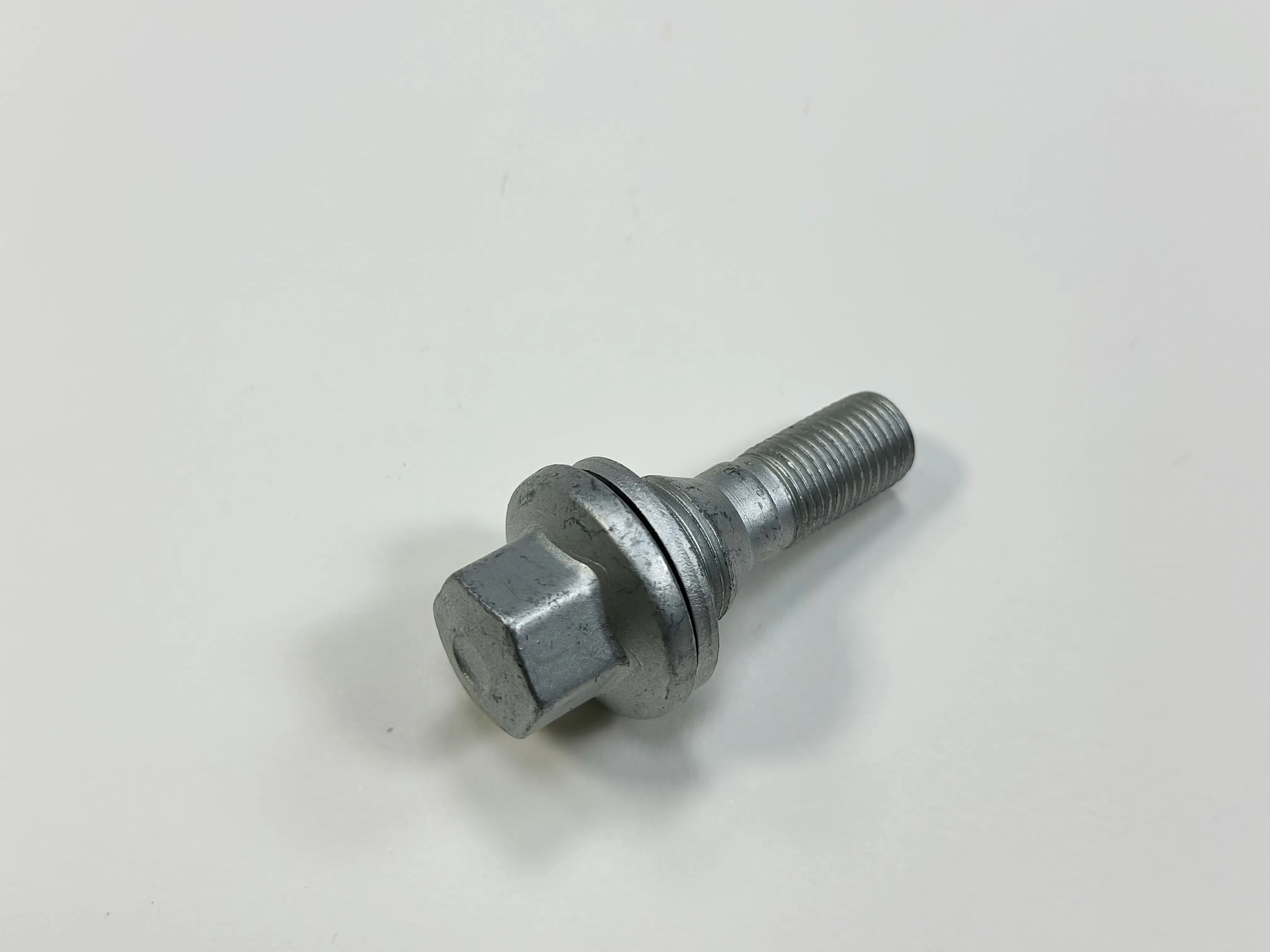 Высококачественные обрабатывающие услуги крепежные болты для ковки Резьбовые