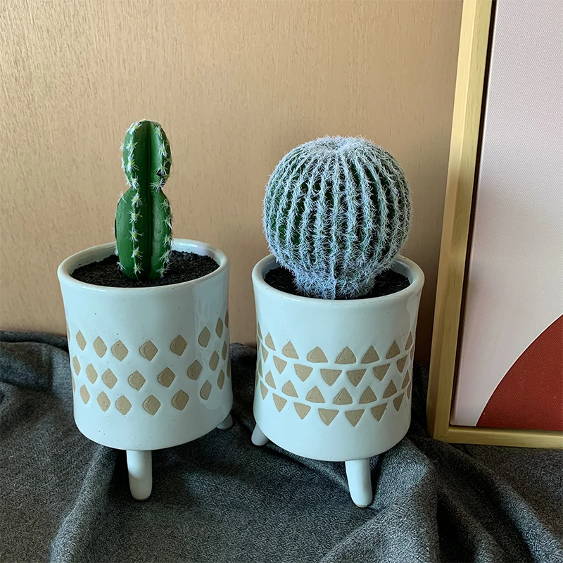 The new green hand-painting tabletop ceramic flower pot with three-legged for home decoration