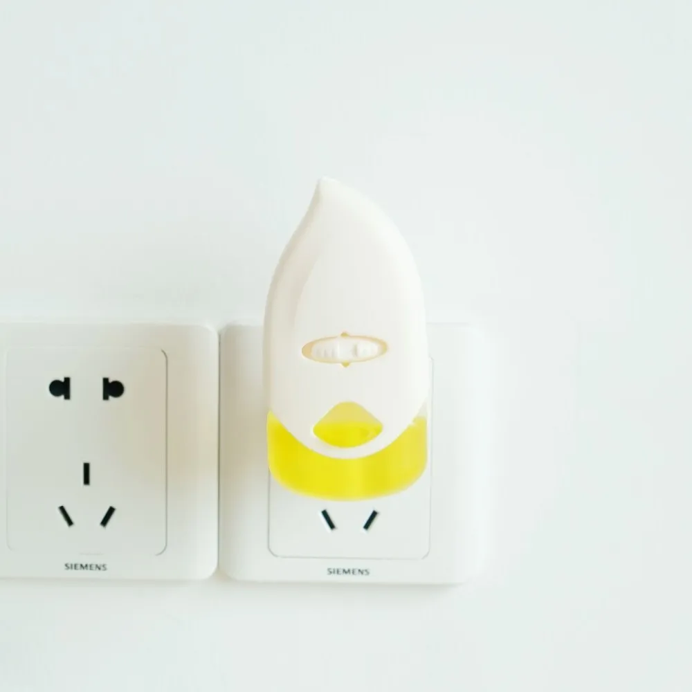 Customized Home Fragrance Scented Essential Oil Refill Adjustable Scented Oil Warmer Plug In Electric Air Freshener