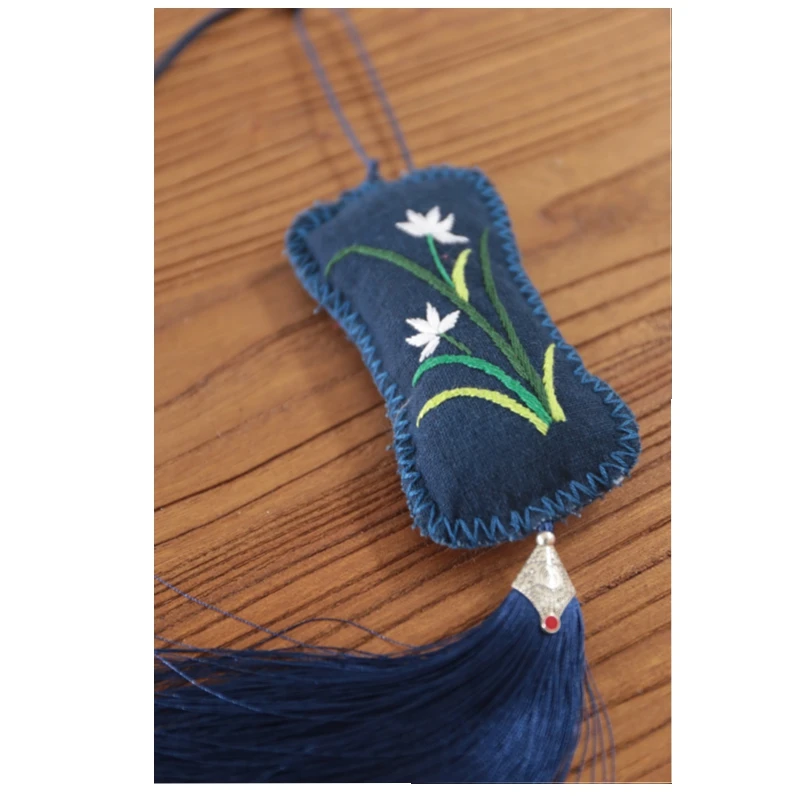 Handmade wearable sachet practical mugwort orchid fragrance bag outdoor portable mosquito repellent sachet