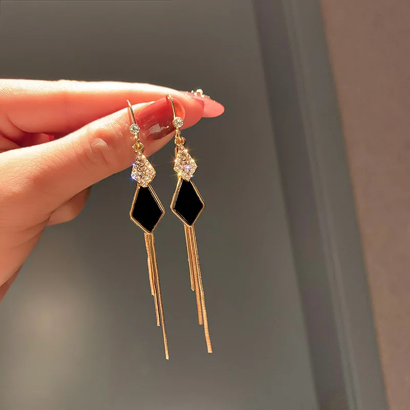 Fashion Exaggerated Long Tassel Personality Diamond Hook Earrings Geometric Design Women Ornaments