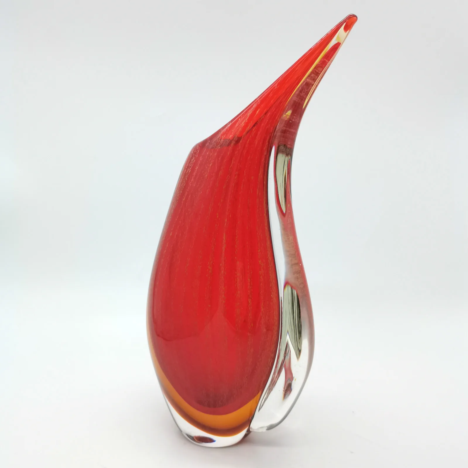 Simple Red Shaped Handmade Art Glass Vase for Decoration