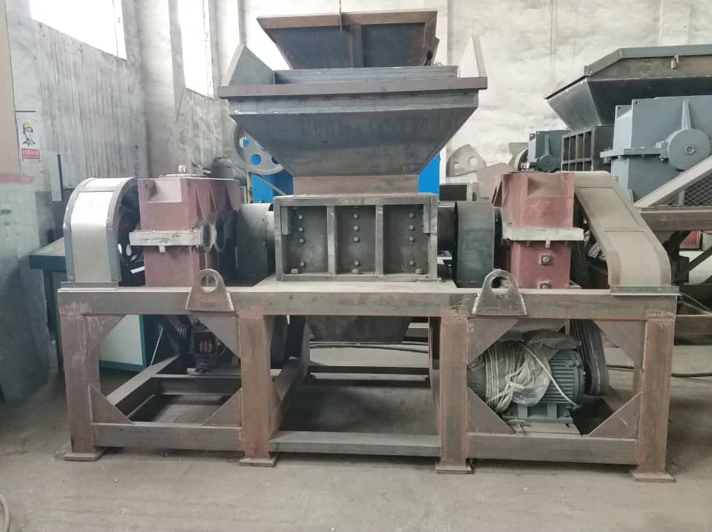 Twin Shaft Shredder Tire Waste Shredder Machine Small Tire Crusher For Sale