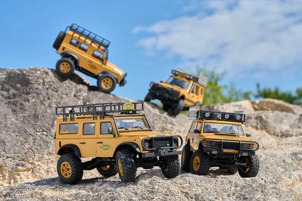 FMS 1/24 FCX24M Radio Controlled Car RC Truck LandRover Camel Trophy Edition RTR Discovery Defender 90 110 ABS Hard Body