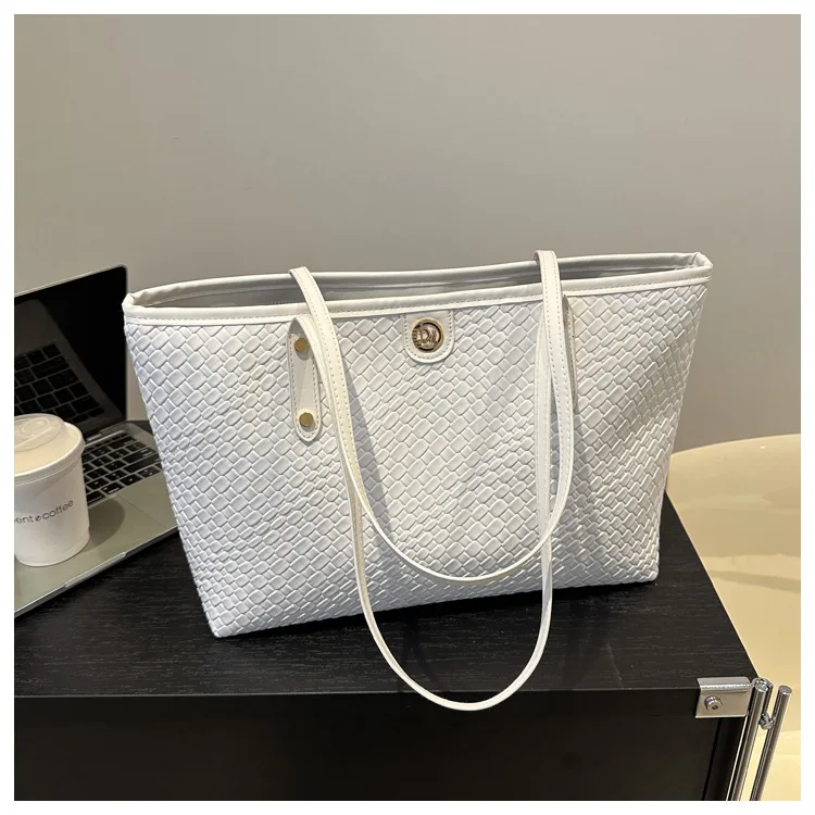 New Fashion Handbags Light Lady High Capacity Tote Bags Lady Design Purses For Ladies