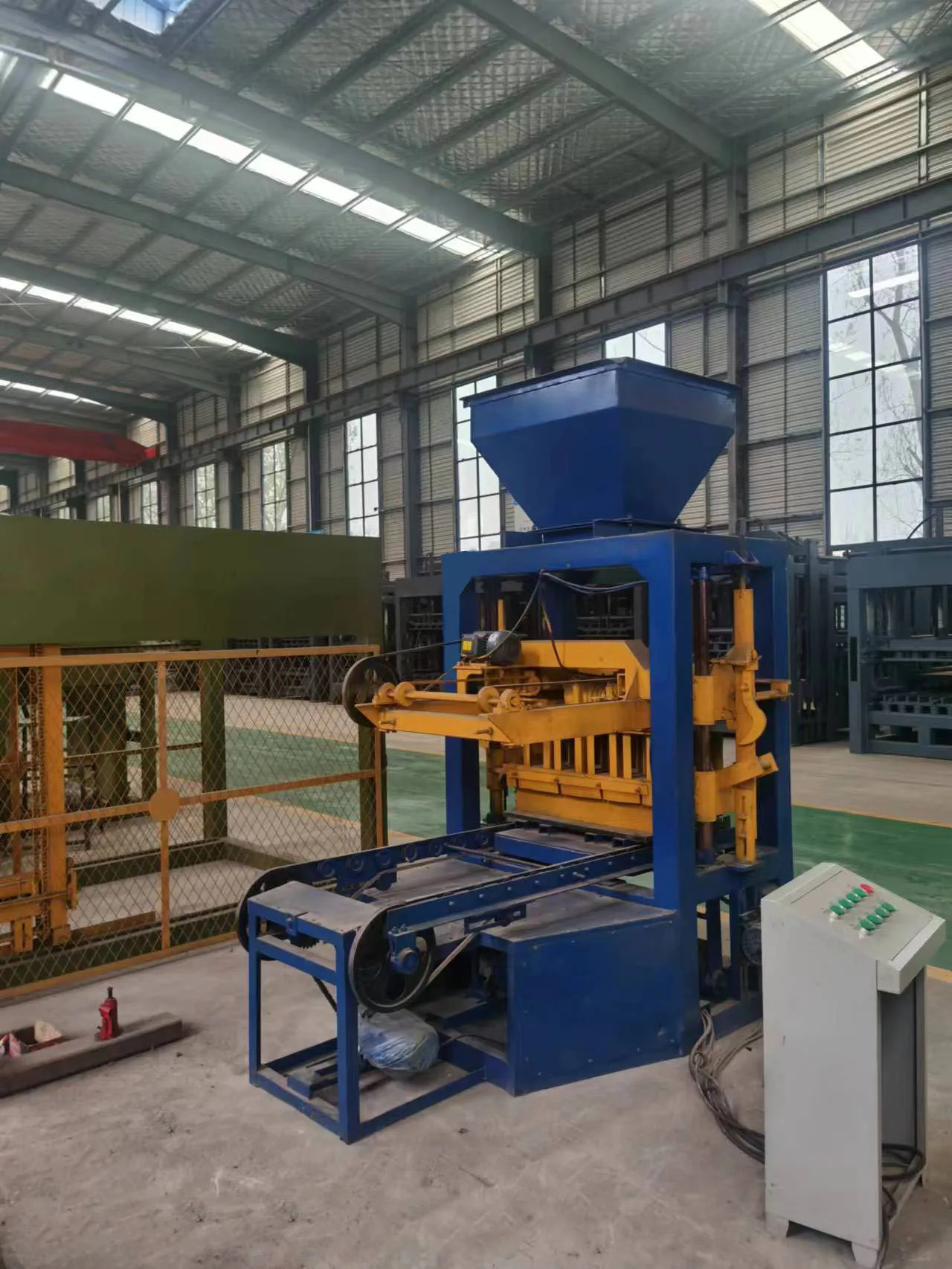 2024 Bricks Making Machine Lowest Price Concrete Bricks Making Machine Manual Brick Machine