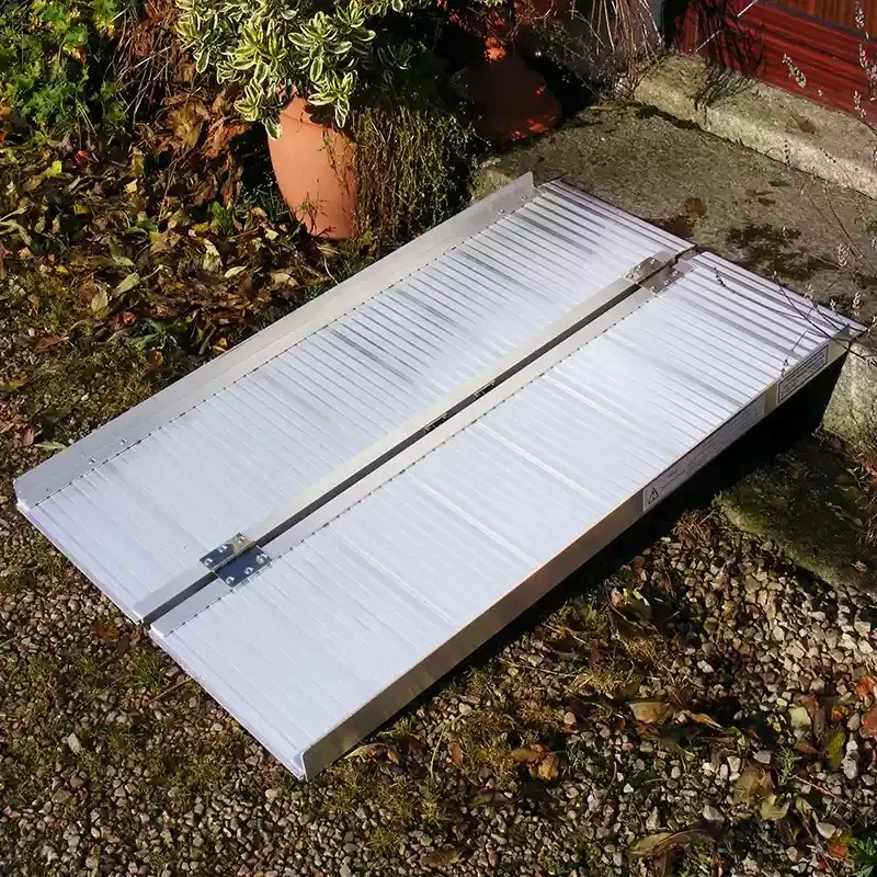 KSM-WR03 Non-slip aluminum folding handicap ramp custom factory portable wheelchair ramp for handicapped scooters