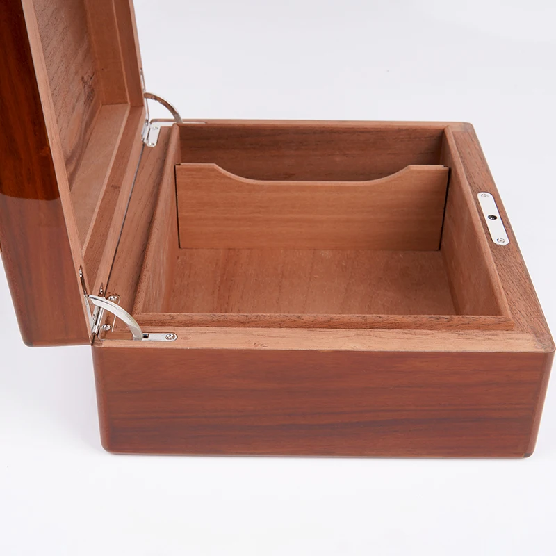 Customized High-end Large-capacity Wooden Cigar Box Solid Wood  Cigar Humidor Box Storage Lacquer Cabinet Wood Cigarette Case