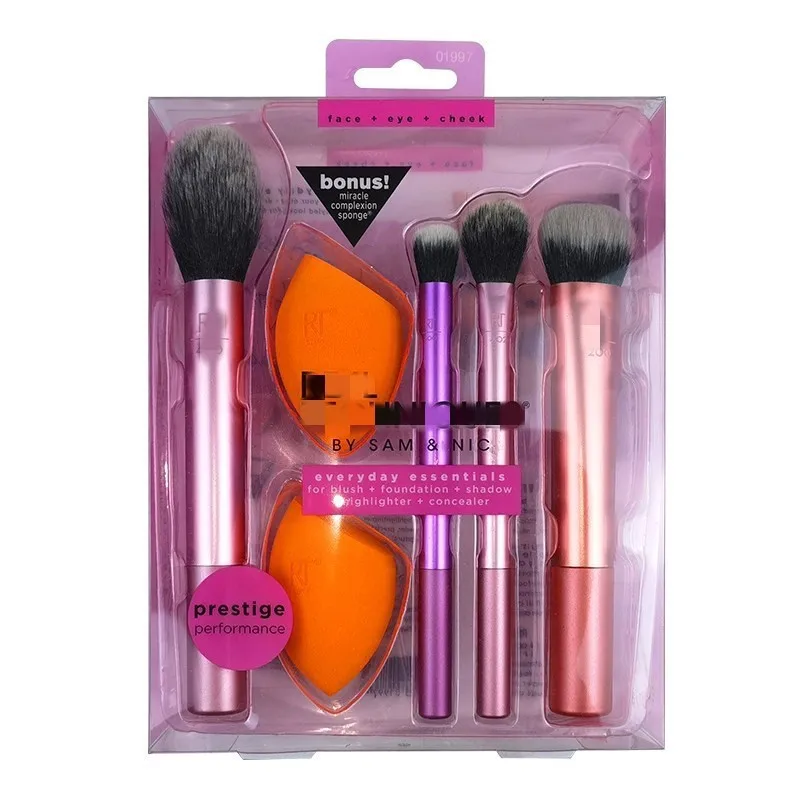 Private Label  Makeup Set with Makeup Sponges Blush Foundation Brush Highlight Eye Shadow Cosmetic Set With Package