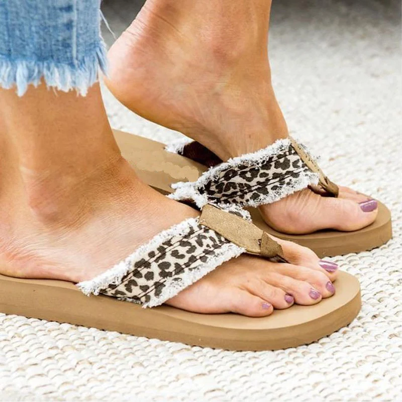 Wholesale Girls Beach Summer Cheetah Print Distressed Sandals Cream Leopard Flip Flop