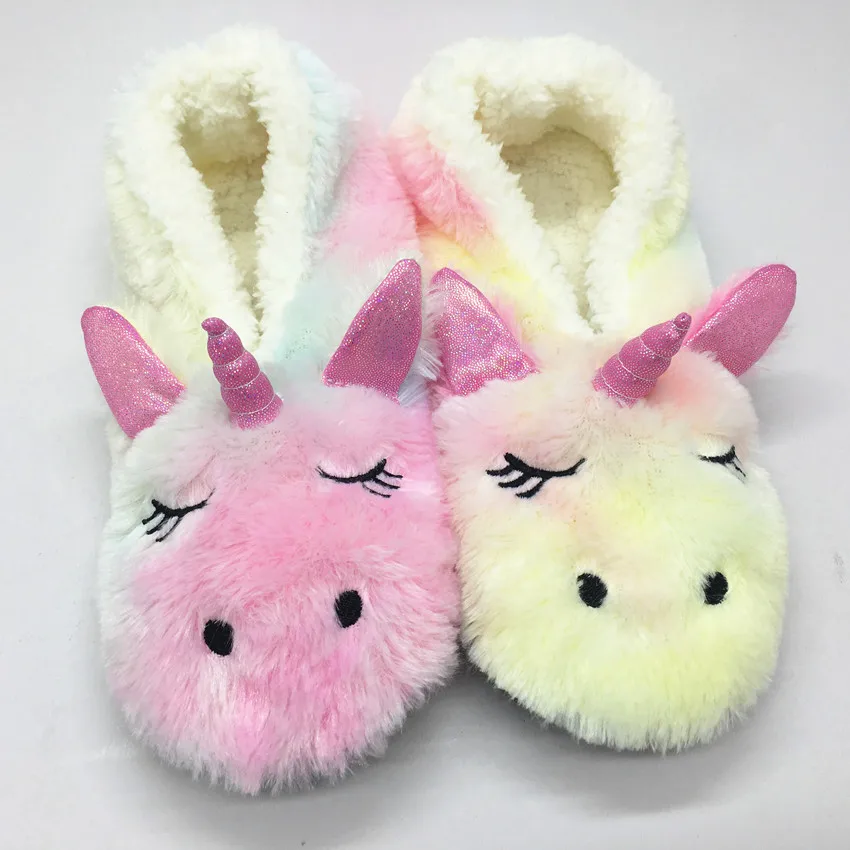 Зимние модные домашние тапочки для женщин и девочек с 3D изображением единорога, Нескользящие теплые плюшевые домашние тапочки с длинным пухом, радужные цветные носки