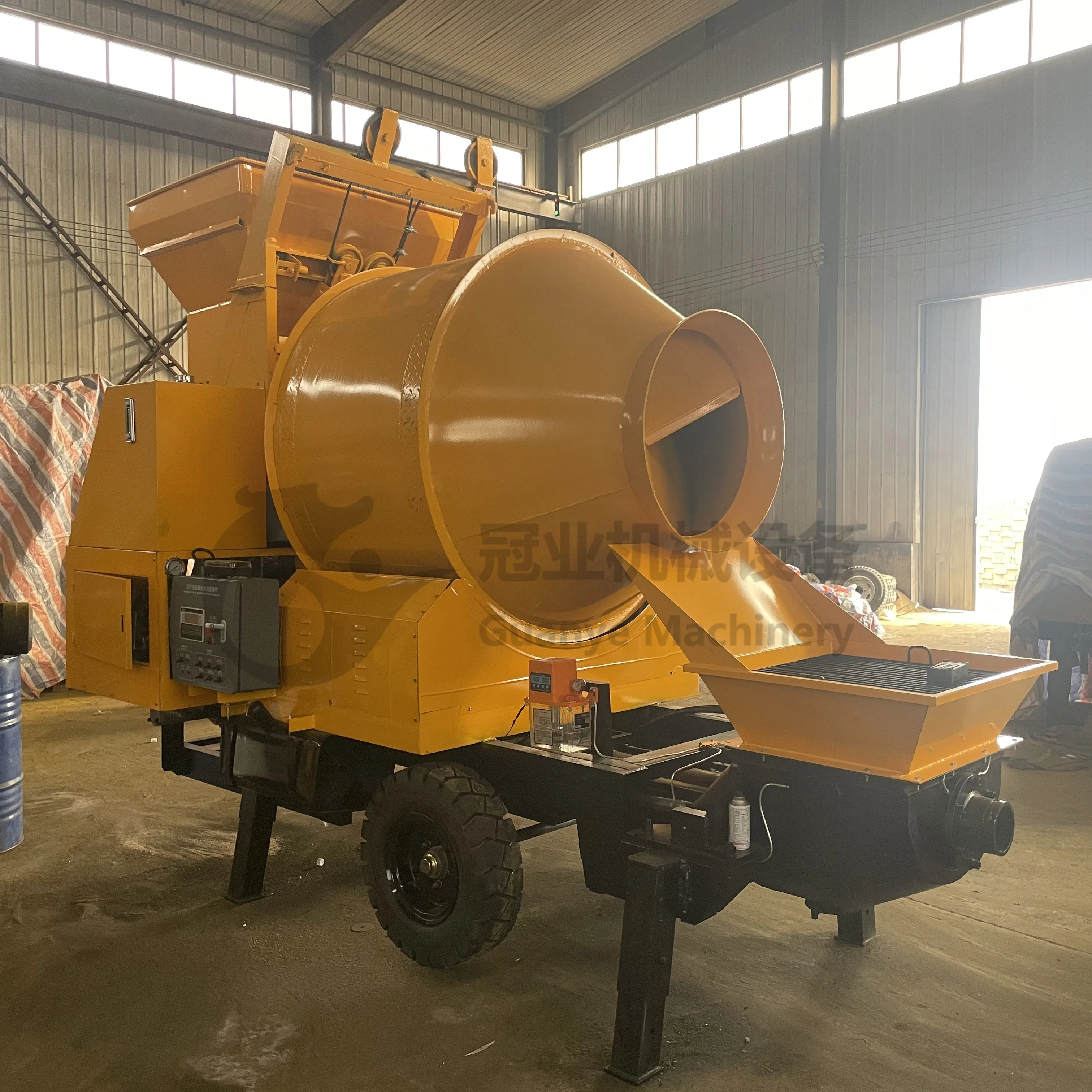 High Efficiency Concrete Mixing Pump Mobile Self Loading Concrete Mixing Pump Mixing Integrated Delivery Pump