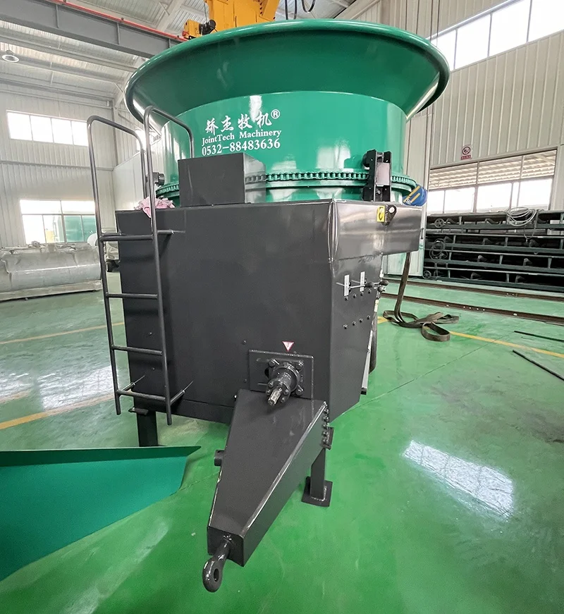 New tractor trailed hay bale crusher cattle feed processing machine disc type hay bale breaker for dairy farm