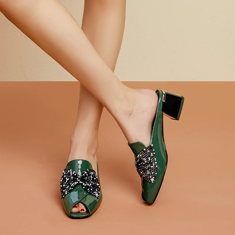Универсальные кожаные шлепанцы м161 новейший дизайн модные зеленые блестящие с бантом-бабочкой и открытым носком