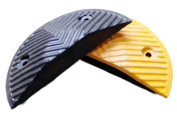 speed bump high purity Heavy Traffic Safety Sturdy Trapezoidal rubber Road speed bump