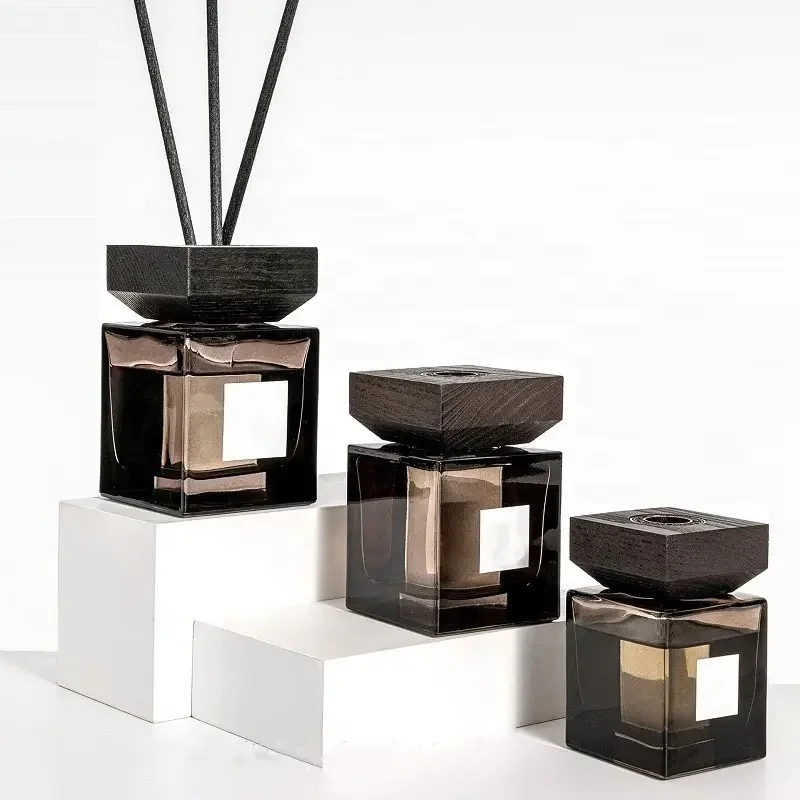 Hot sell Amber Gray Black Aromatic Glass Reed Diffuser Bottle 100ml 200ml With Wooden Cap