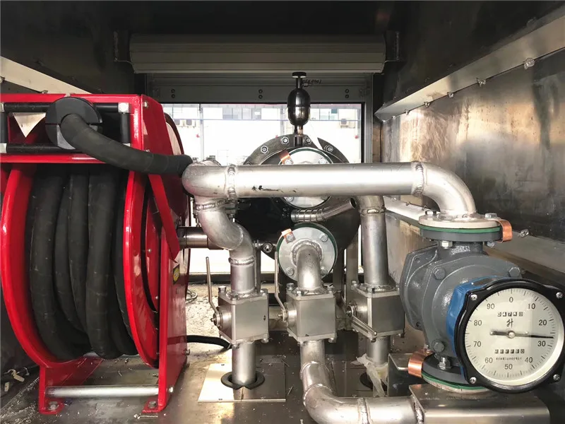 Good quality ISUZU 6 wheels 5000L aluminum aircraft refueling tanker truck Aviation Fuel Trucks 1200gallons for helicopters