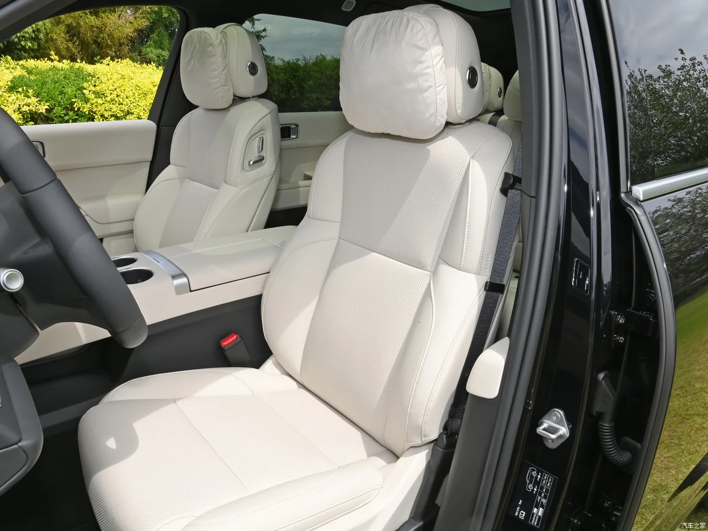 HOT SELLING 2024 LIXIANG L7 ULTRA RANGE EXTENDED ELECTRIC VEHICLE EV CAR AUTO NEW ENERGY VEHICLE  4 WHEEL DRIVE