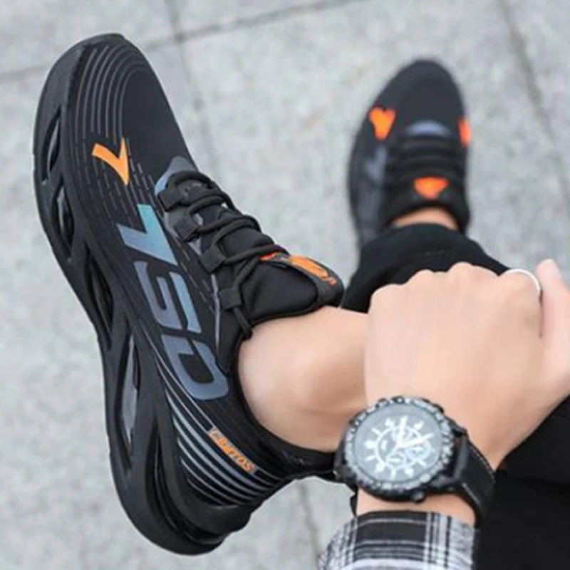 Самые популярные дышащие сетчатые беговые черные кроссовки на шнуровке, оптовая продажа, Повседневная модная Нескользящая теннисная обувь для мужчин