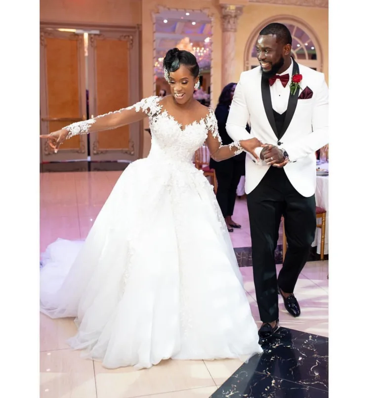 Fashion Lace Cutout Wedding Applique Beaded Bridal Dress Beautiful African Wedding Ball Gowns