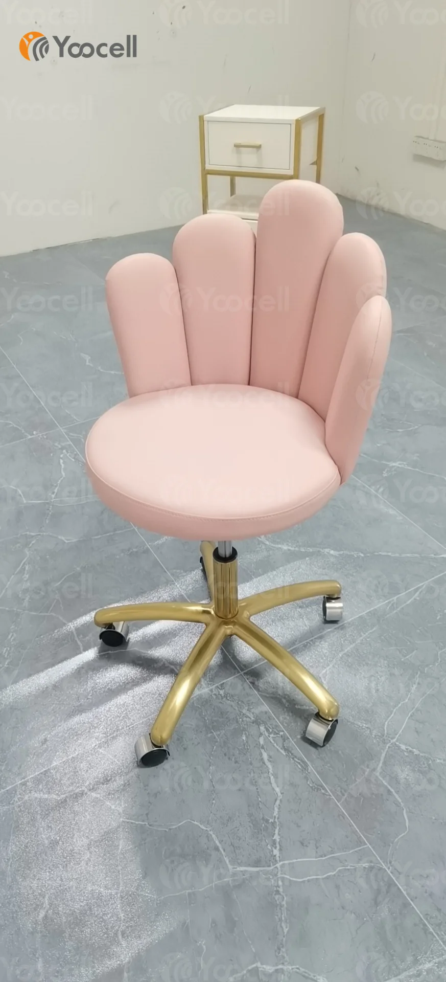 Yoocell hot selling 360-degree swivel adjustable Gas lift+electroplated base salon pink pink beauty salon stool
