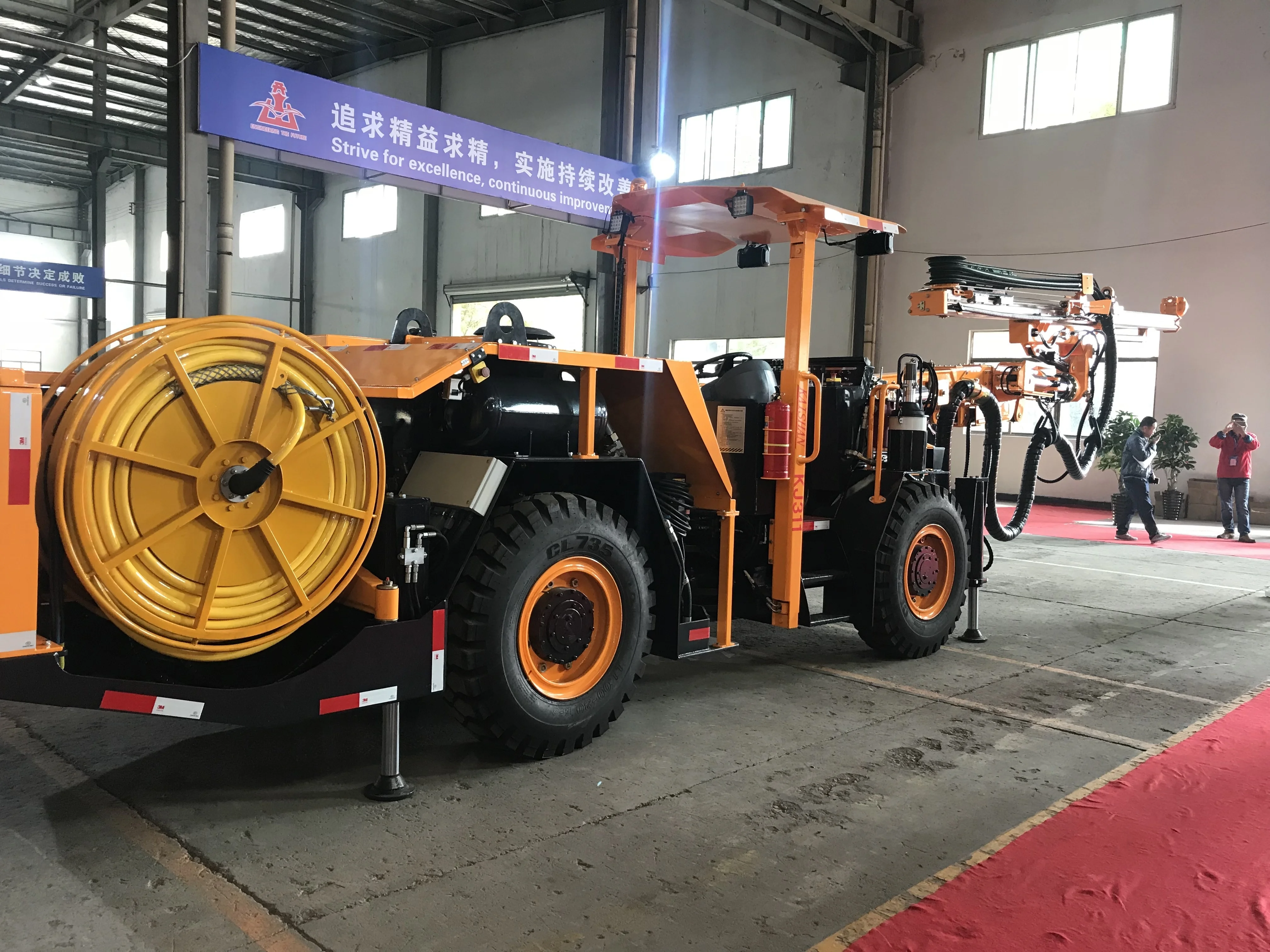 35m Depth KT15 Integrated Down The Hole bored pile drilling rig High Pressure Open-Air Crawler From China