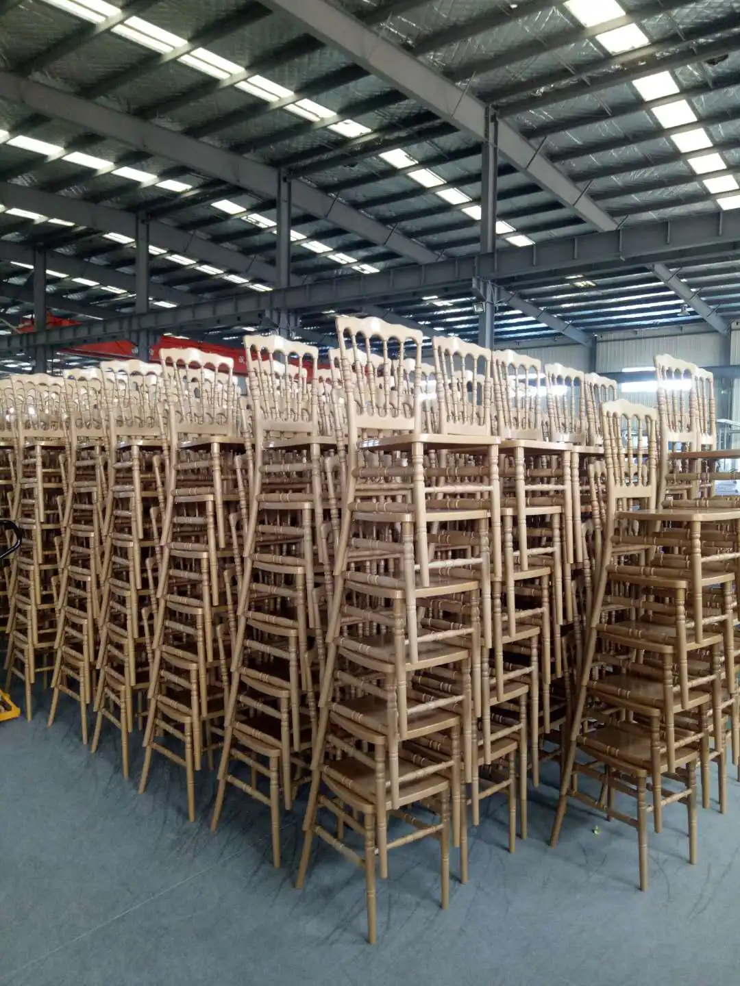 Durable cheap chiavari event gold stacking wooden wedding napoleon chairs for wholesale