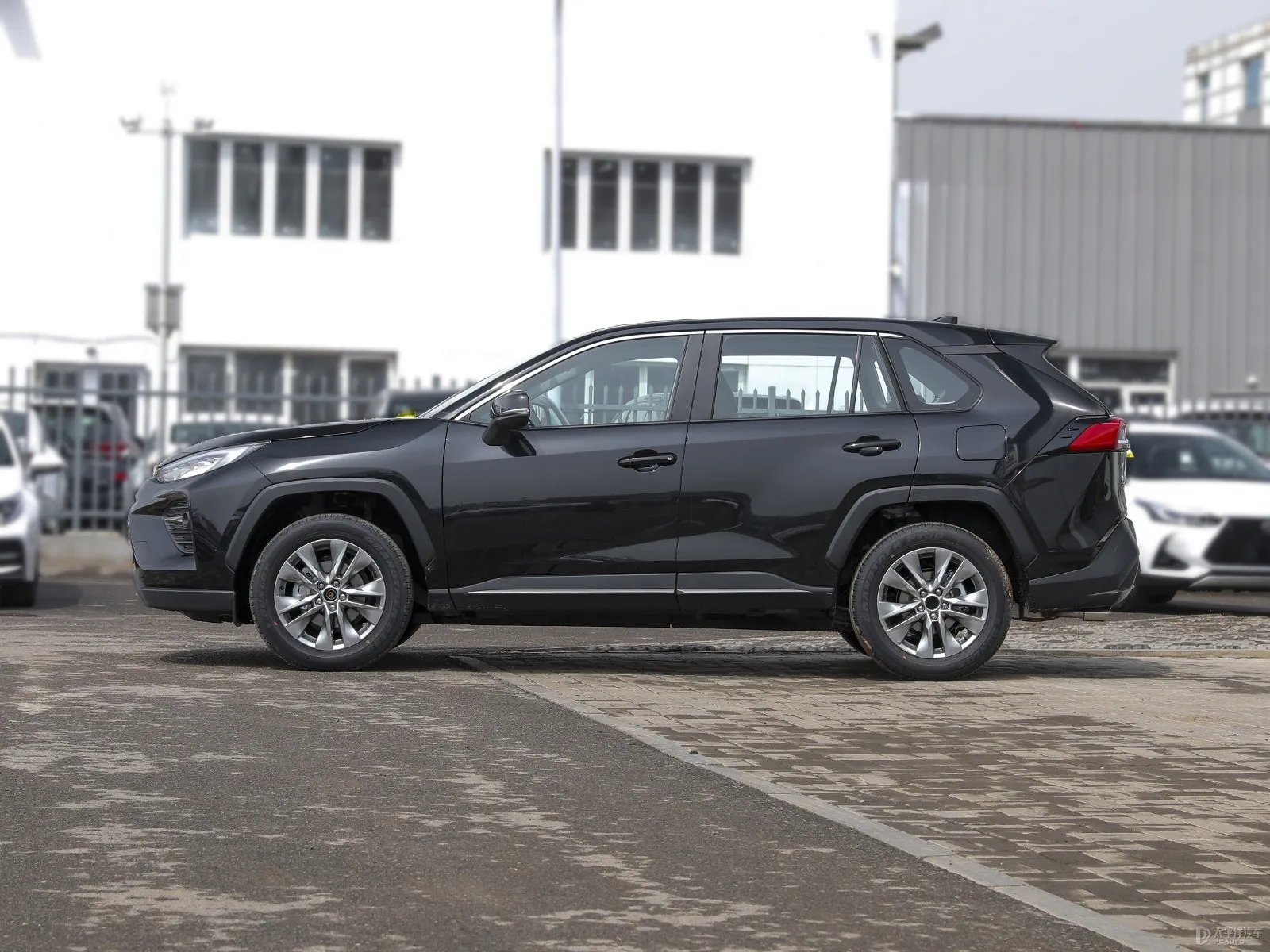 T-OYOTA Highlander 4WD 2.5L 192 H-P L4 высокопроизводительный 7-местный внедорожник среднего размера новые энергетические автомобили с бензиновым электрическим гибридным двигателем