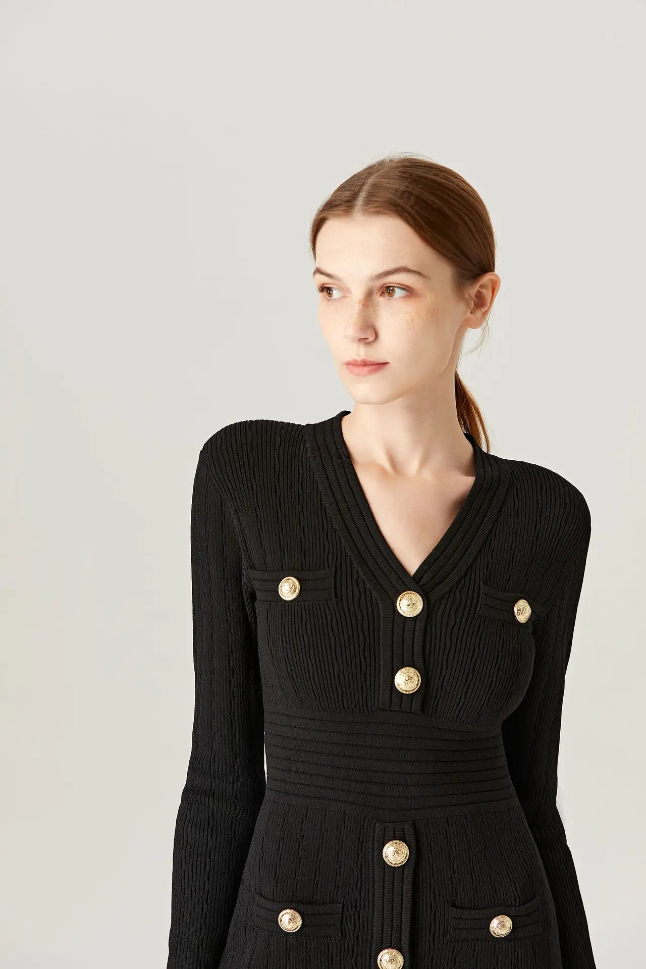 Soiling Hot Selling Fall Winter Long Sleeve v Neck Balmainn One Step Skirts Office Short Knit Elegant Thicken Graceful Dress