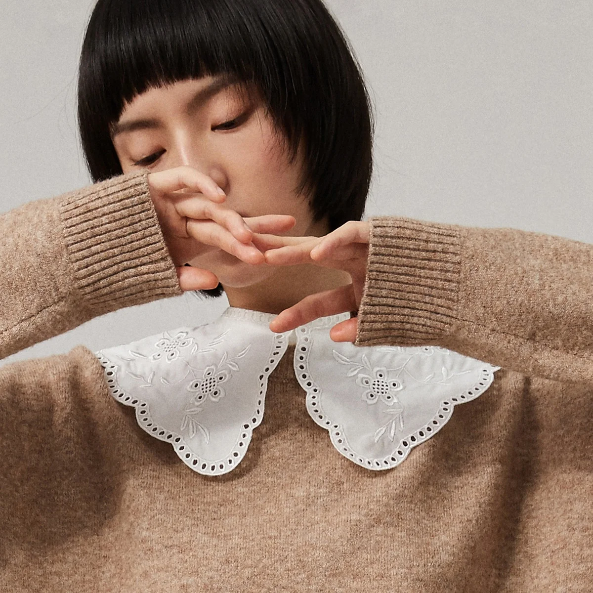 
Naivee Autumn winter Embroidery doll neck sweaters pullover for women ladies 