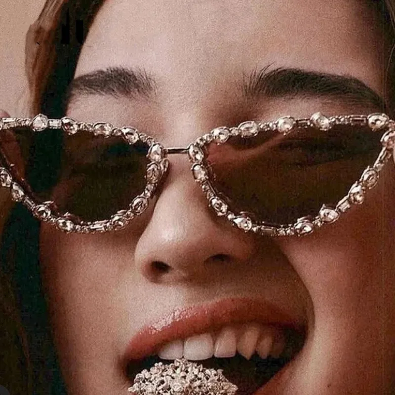 QSKY reasonable price vintage small cat eye metal frame diamond studded butterfly shades sunglasses
