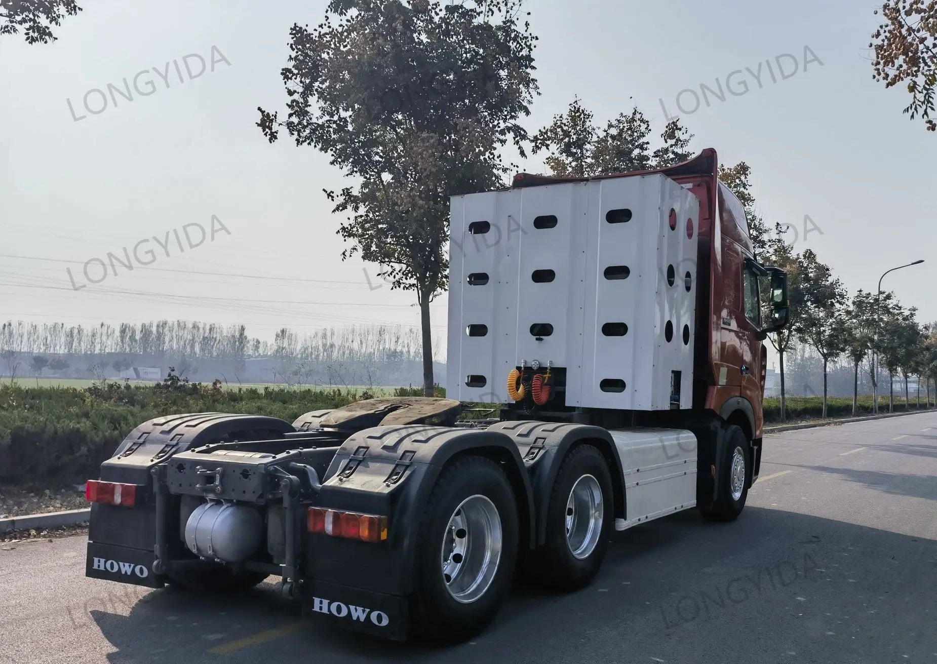 Sino Truck Howo T7H 6x4 CNG 40 Ton Design Manual Transmission Tractor Truck 10 Wheels Steel 450hp 4x2 Air Suspension Left Sale