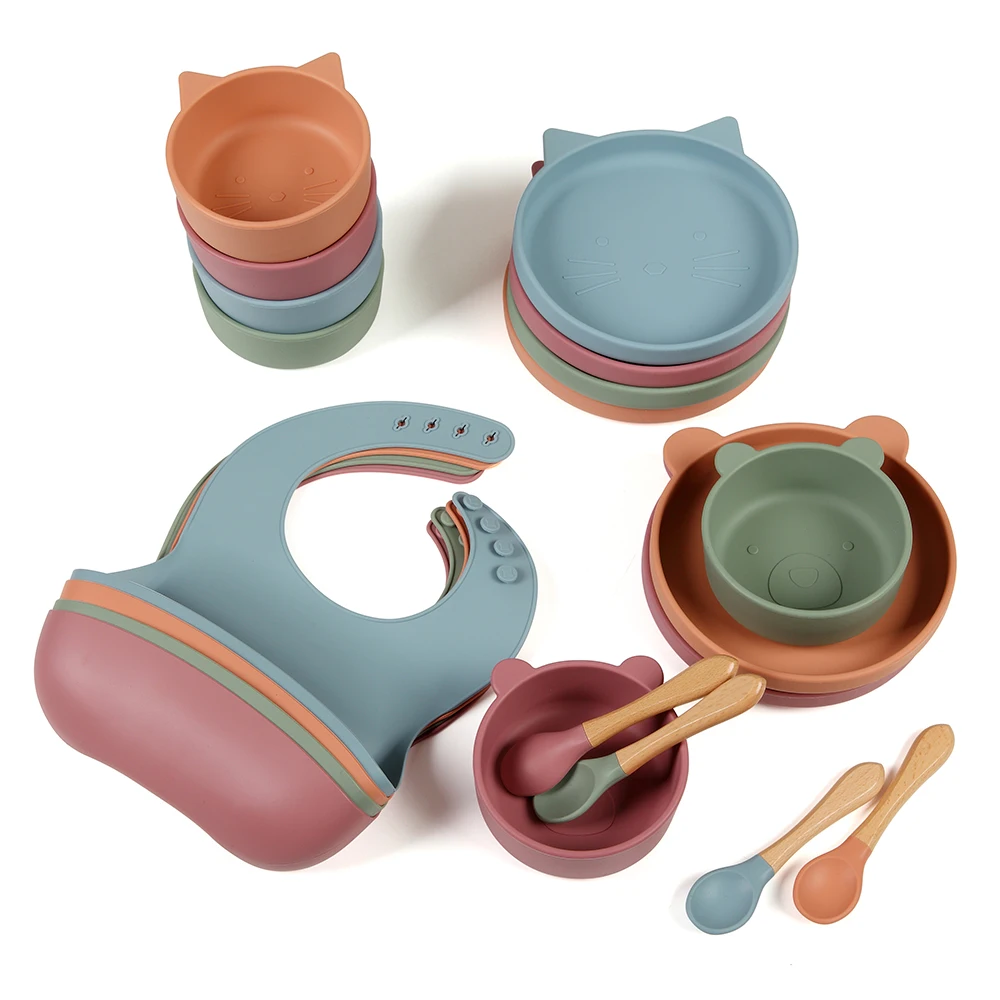 BPA Free Waterproof Silicone Baby Bib for Feeding baby