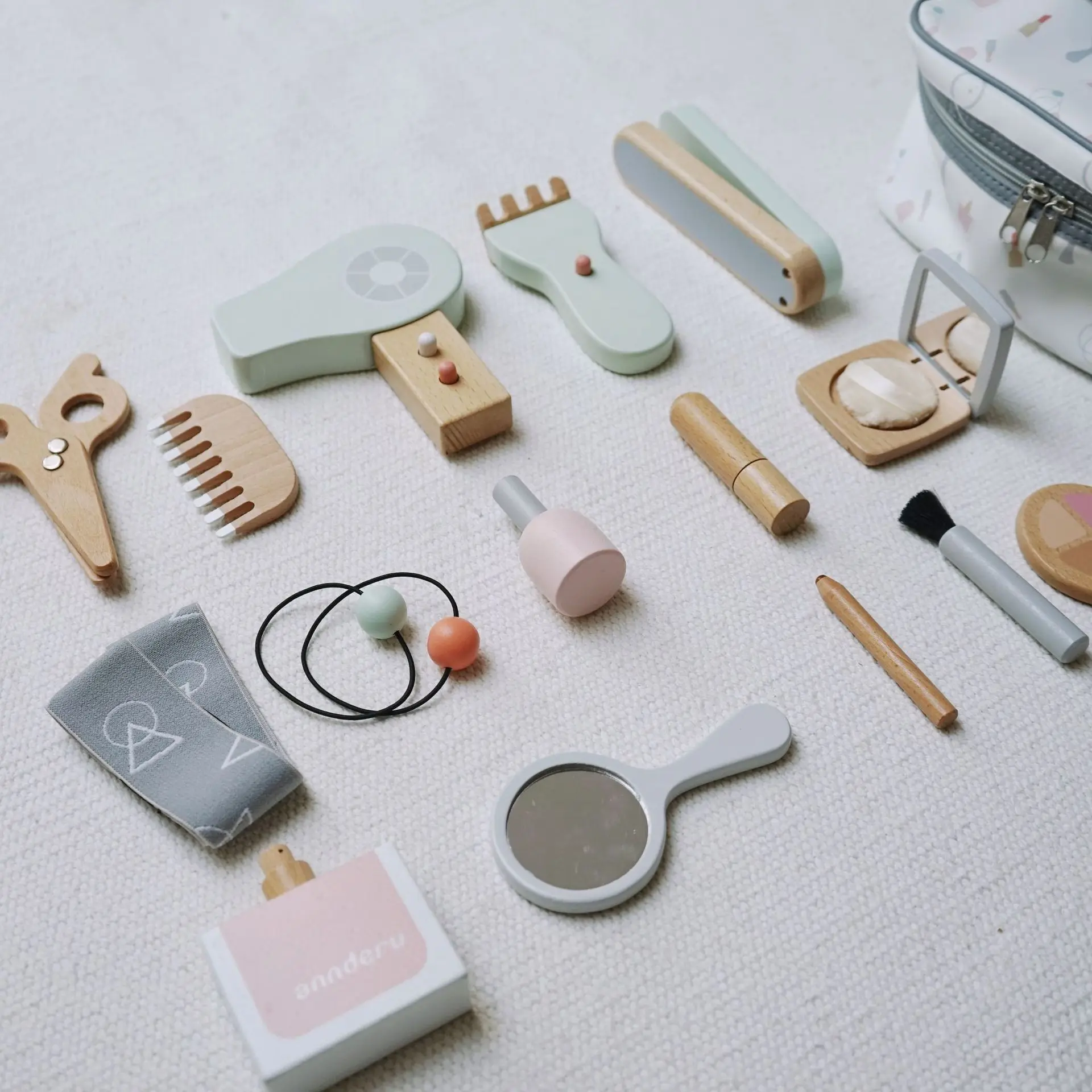 Children Toys Girls Pretend Play Kid Make Up Beautiful Makeup Set Hairdressing Simulation Wooden Toy For Girls Dressing Cosmetic