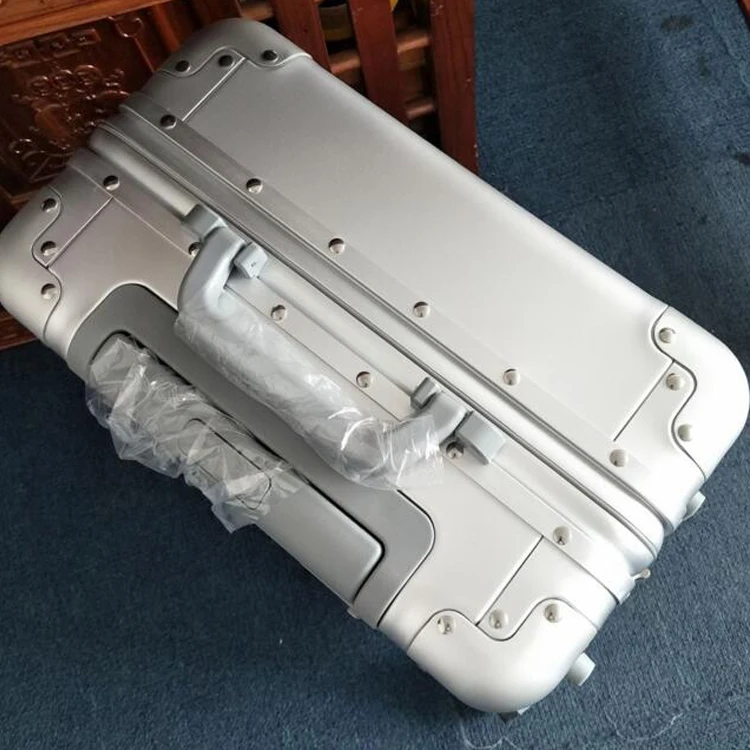 
spinner Casual Genuine Leather Carry-on Business leather luggage Suitcase Luggage 